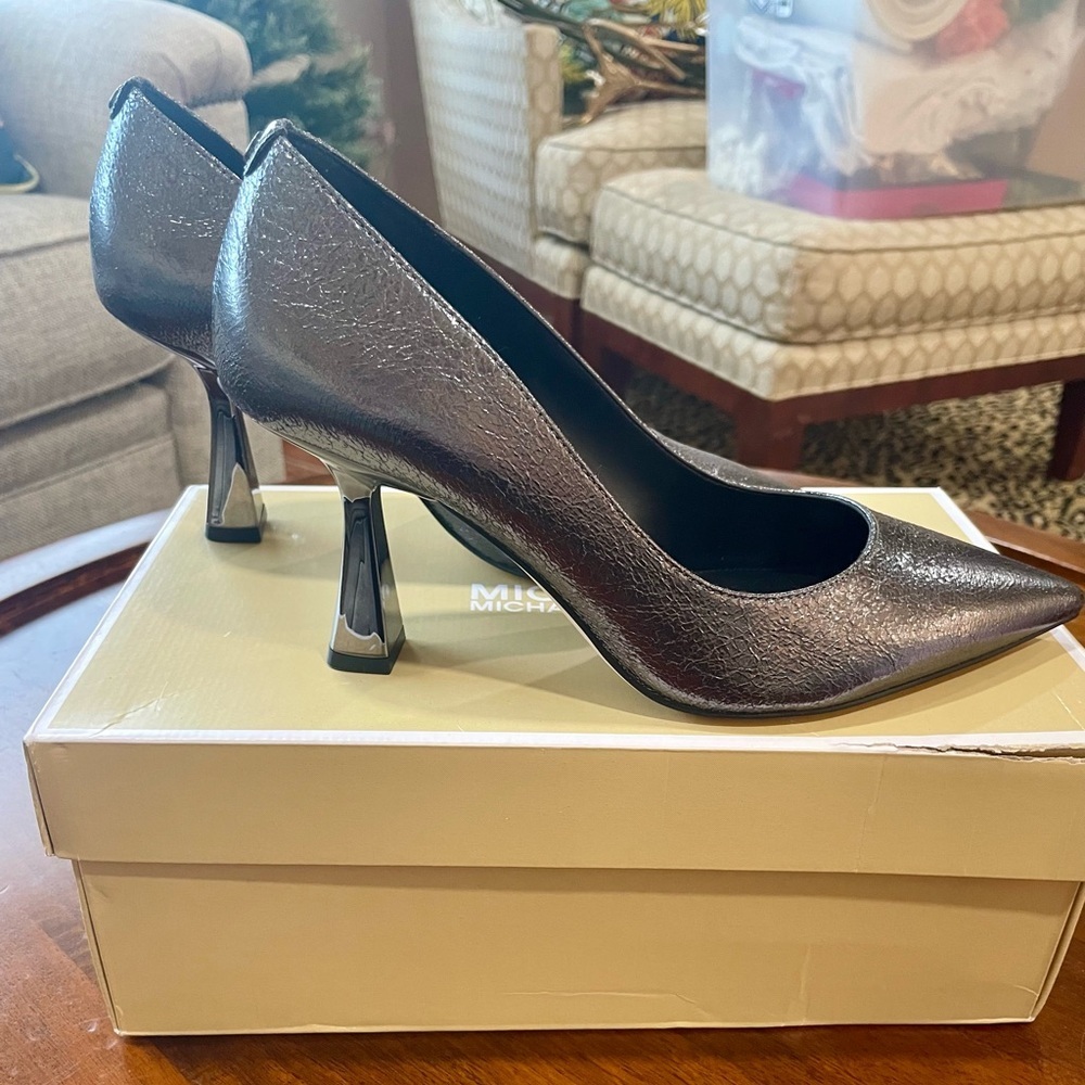 Michael Kors Clara Heels - Picture 5 of 7